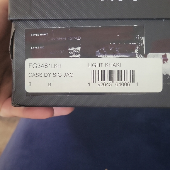 Coach - Picture 5 of 8